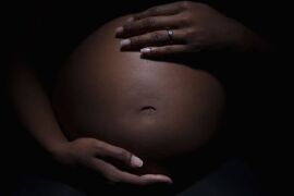 Câmara aprova auxílio que garante renda integral a servidoras na licença-maternidade