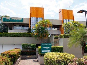 Justiça barra cobrança de plano de saúde por medicamento usado com autorização judicial