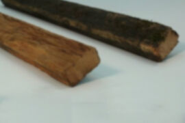 Homem é preso após agredir colega com pauladas e provocar queimaduras