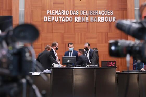 AL- MT- VOTAÇÃO APOSENTADOS.JPG