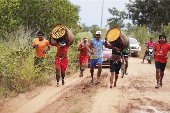 MULHERES-CORRIDA DA TORA DO BURITI.jpg