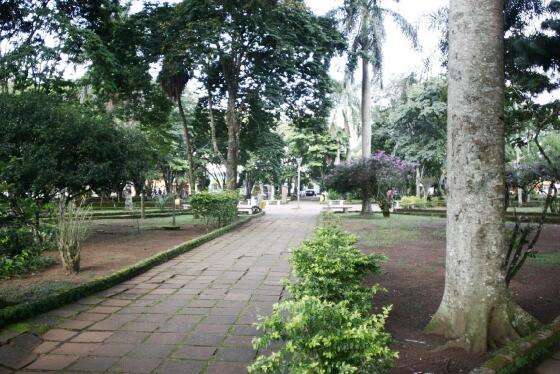 Chapada dos Guimarães - Praça Dom Wunilbaldo.jpg