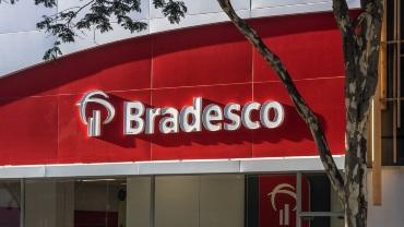Banco Bradesco pode pagar até R$ 10 mil em multa por não entregar contratos a cliente, decide Justiça