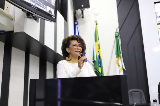 EDNA SAMPAIO NO PARLAMENTO.jpg