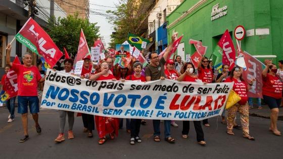 LUDIO - PASSEATA POR LULA.jpg