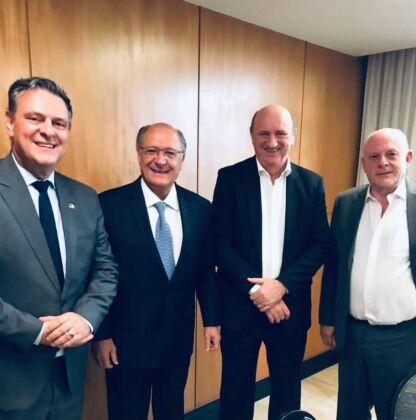 FAVARO - NERI E ALCKMIN.jpg