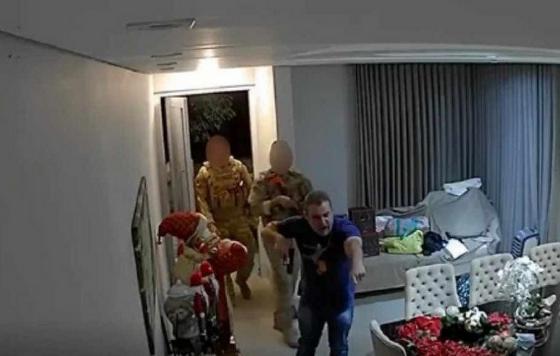 DELEGADO INVADE CASA.png
