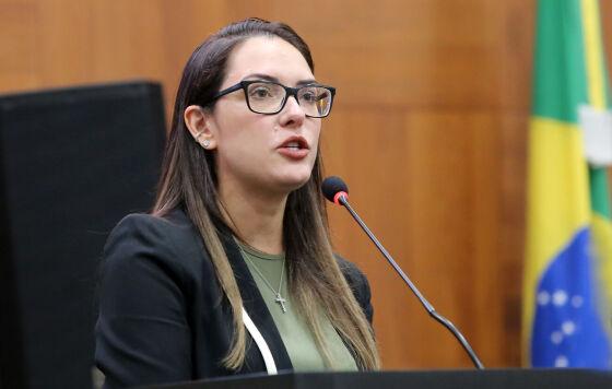 JANAINA - PEC DOS APOSENTADOS.jpg