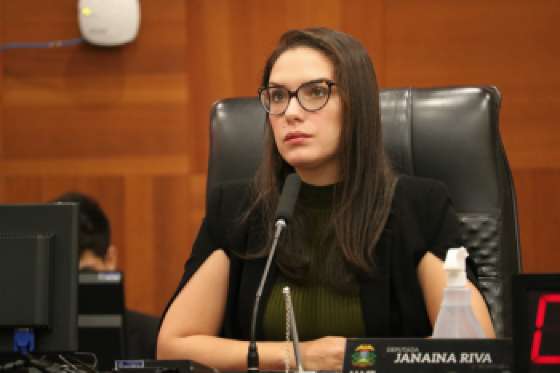 janaina.png