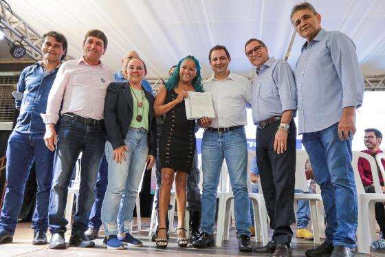 Governo de MT entrega 1500 escrituras definitivas em Tangara da Serra (41).jpg