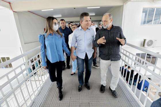 Governador Mauro Mendes inaugura escola em Barra do Burgres.jpeg