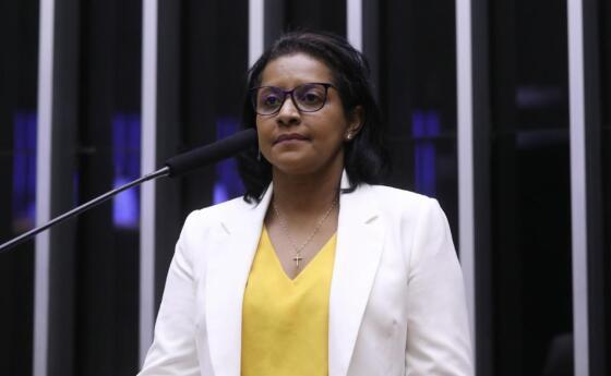 GISELA TOMA POSSE NA CAMARA FEDERAL.jpg