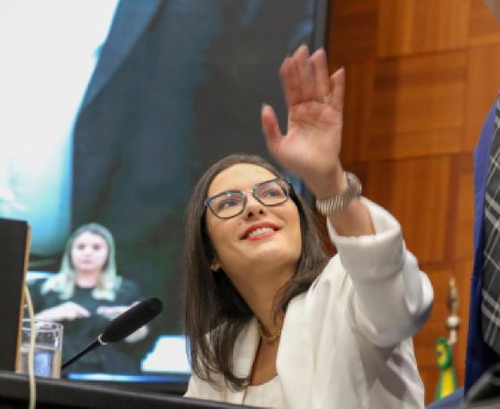 JANAINA - MÃOS PRO CEU.png