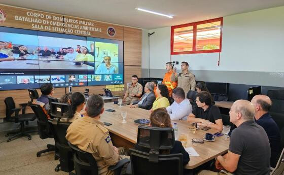 reunião sala de situação.jpg