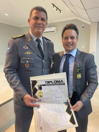 JUIZ RECEBE HONRARIA DA PM.jpeg