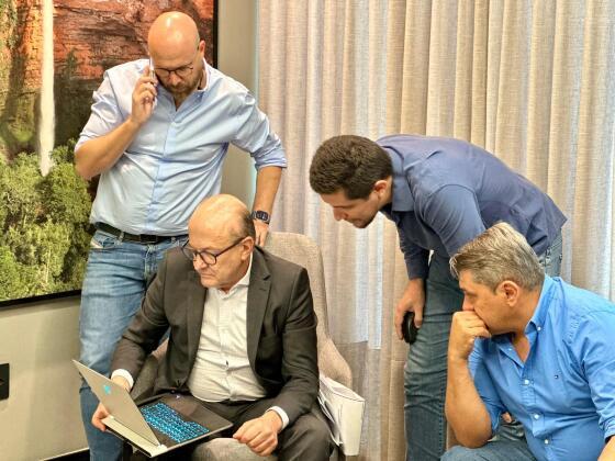 PIVETTA E BETO - REUNIÃO.jpeg