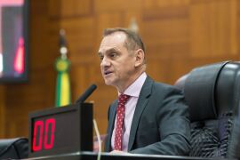 Wilson Santos propõe centros itinerantes para diagnóstico precoce do autismo em MT