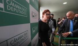 Moraes oficializa pedido de extradição de Carla Zambelli