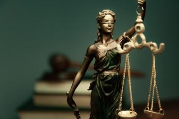 Filho de vítima atua no Júri e contribui para condenação de réus