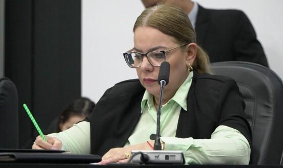 PAULA CALIL