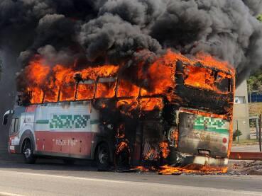 Empresa de ônibus é condenada a indenizar idosa após incêndio em veículo