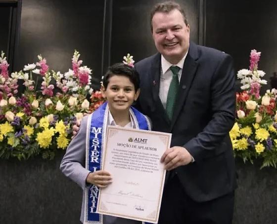 ANA BARROS - MENINO - HONRARIA.jpg