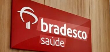 Justiça obriga Bradesco Saúde a custear cirurgia de idosa com doença no ombro