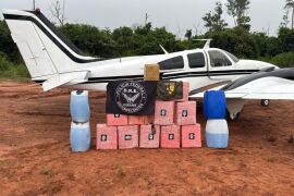 Forças de segurança apreendem aeronave com 500 kg de cocaína em MT