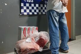 Dois homens são presos após tentar furtar 27 peças de contrafilé em supermercado de Várzea Grande