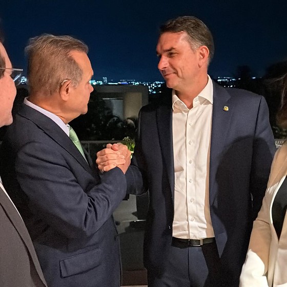 Flávio Bolsonaro e Wellington Fagundes
