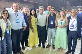 Moretto destaca avanço para educação em entrega de 300 ônibus escolares pelo governo