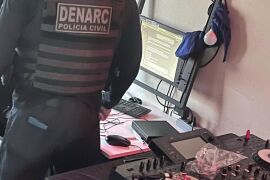 Polícia Civil cumpre mandados contra uma rede especializada em tráfico de drogas sintéticas