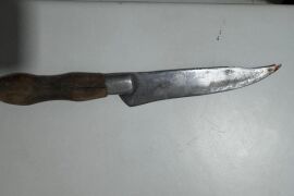 Mulher é presa suspeita de esfaquear idosa enquanto dormia em MT