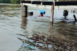 Bombeiros localizam corpo de jovem que se afogou no Rio das Mortes