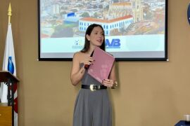 Deputada defende valorização dos vereadores e criação de Procuradorias da Mulher